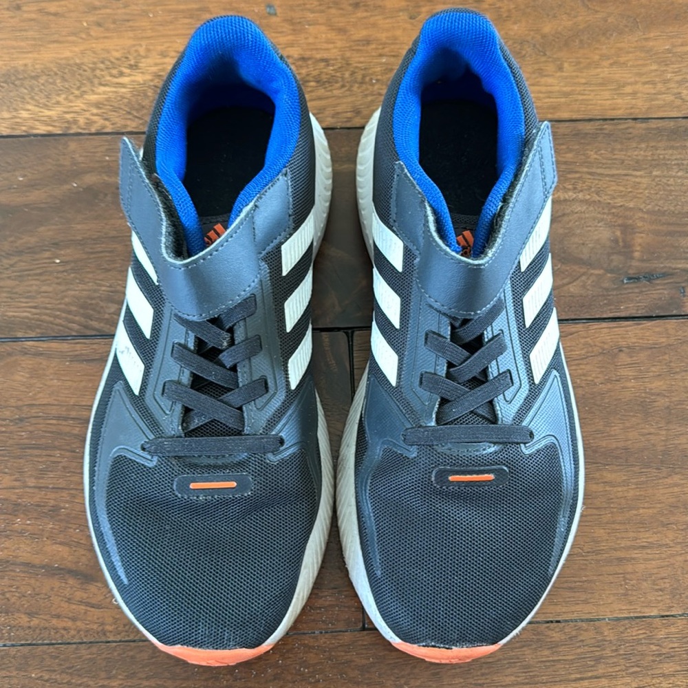 Kids adidas sneakers